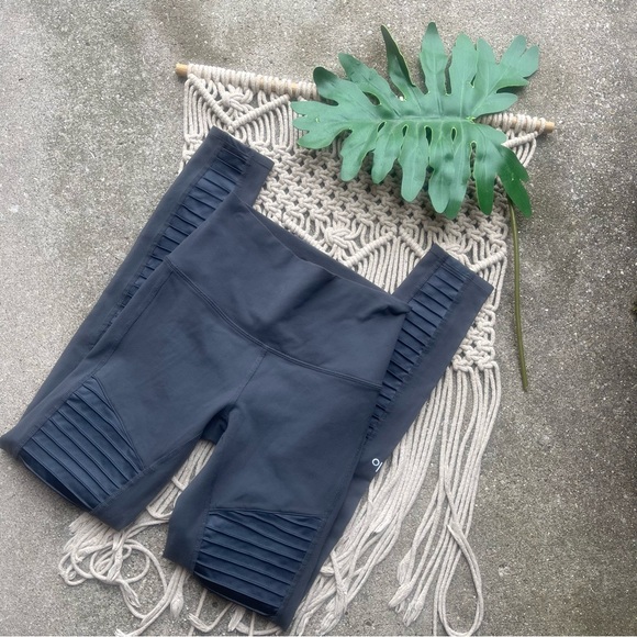 Alo Grey Moto Leggings Size Small - Picture 1 of 7